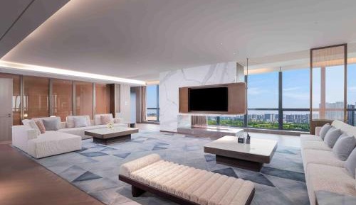 Superior King Suite