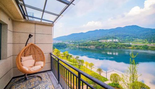 Triple Room with View
