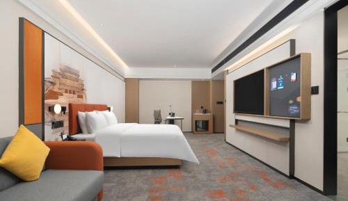 Deluxe Queen Room