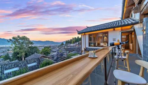 King Room with Mountain View