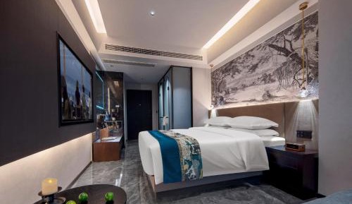 Standard Queen Room