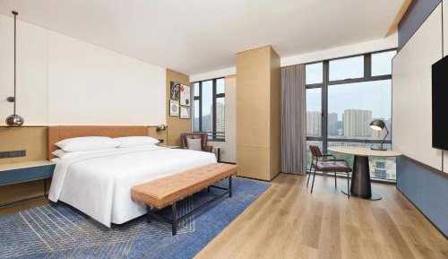 Superior King Room 