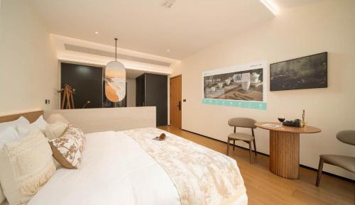 King Room with Mountain View
