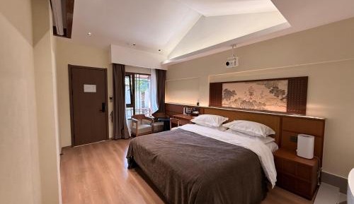 Deluxe Double Room with Bath