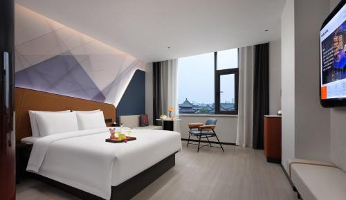 Standard Queen Room