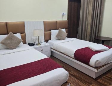 Standard Queen Room