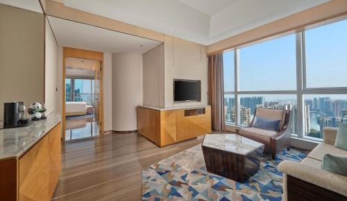 One-Bedroom Suite with Panoramic View