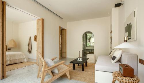 Family Room with Mountain View