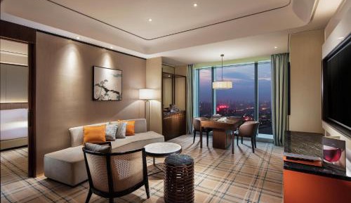 One-Bedroom King Suite
