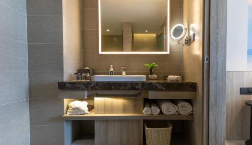 Jimu Suite with Sea View