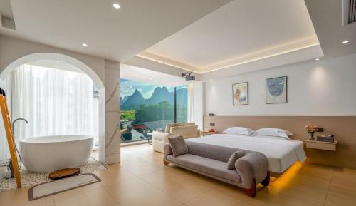 King Room with Spa Bath