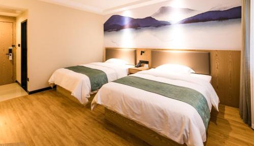 Twin Room with Private Bathroom