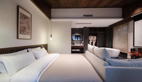 King Room with Spa Bath