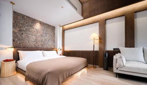 Deluxe Double Room with Bath