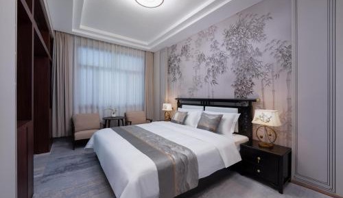 Queen Room