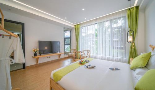 Double Room with Mountain View