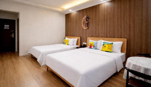Deluxe Family Room