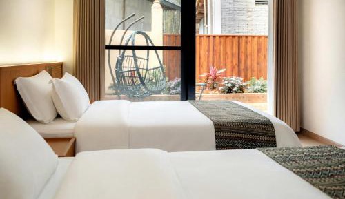 Family Room with Garden View
