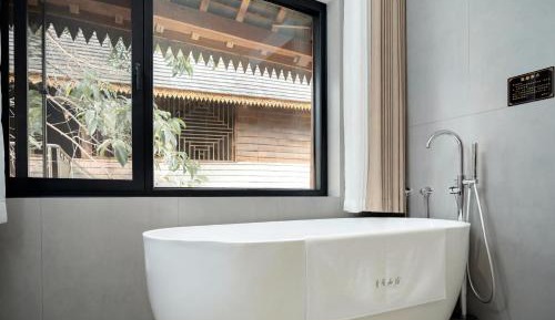 Deluxe Double Room with Bath