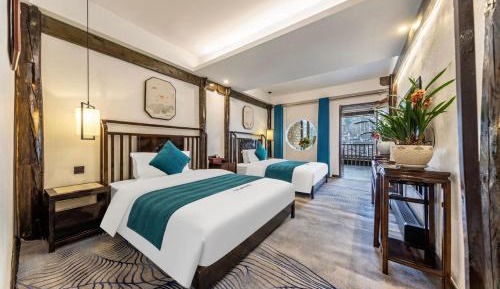 Twin Room with View