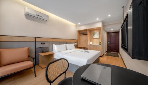 Standard Queen Room