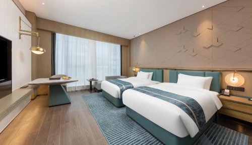 Deluxe Twin Room with City View - Non-Smoking