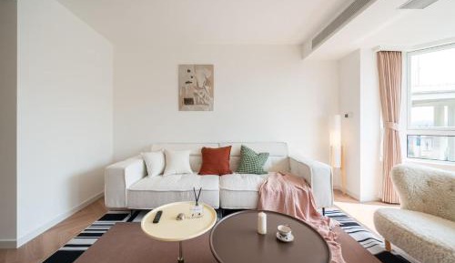 Three-Bedroom Apartment - High Floor
