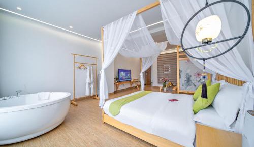 King Room with Spa Bath