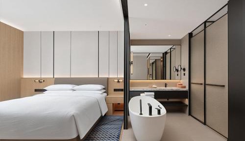 Superior King Room 