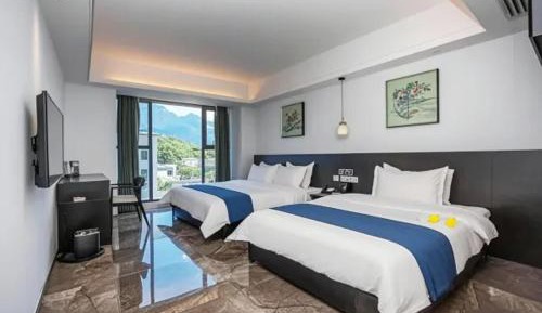 Deluxe Family Room