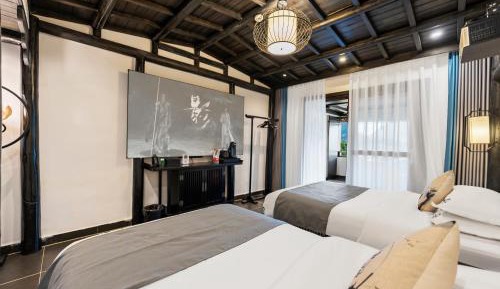 Twin Room with View