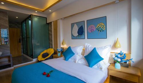 Deluxe Double Room with Shower