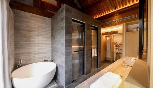 Suite with Garden View