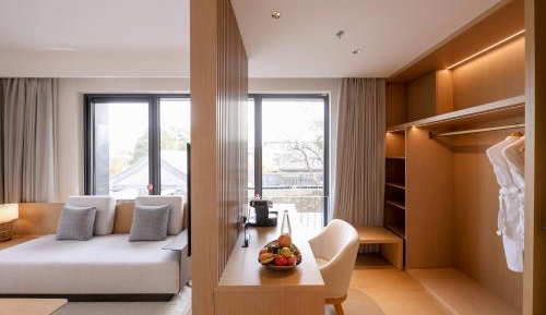 Suite with Garden View