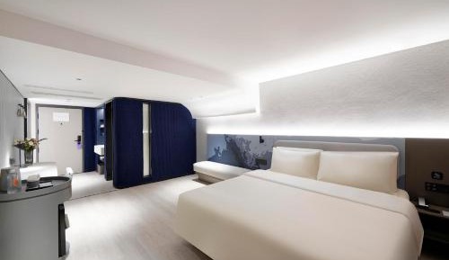 Comfort Queen Room