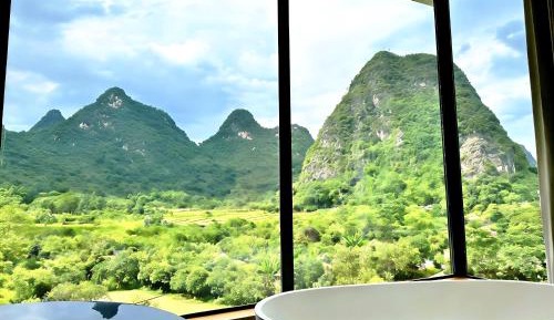 Twin Room with View