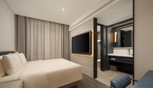 Comfort Queen Room