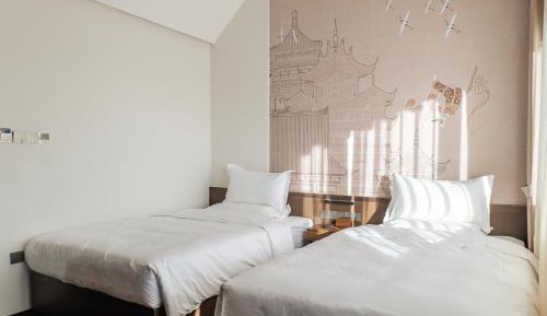 Twin Room with Private Bathroom