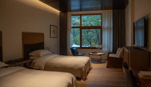 Twin Room with Mountain View