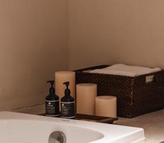 Deluxe Room (2 Adults + 1 Child)