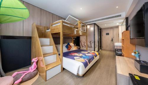 Deluxe Family Room