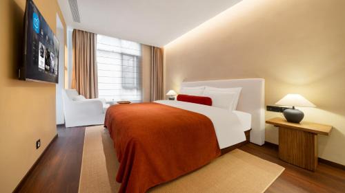 Deluxe Suite with Spa Bath