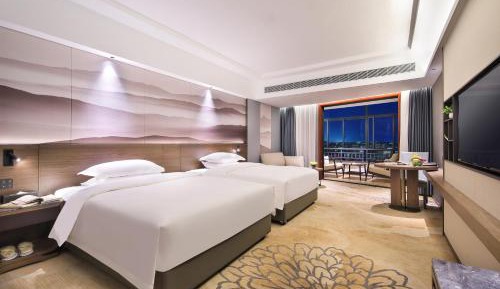 Deluxe Double or Twin Room with Mountain View