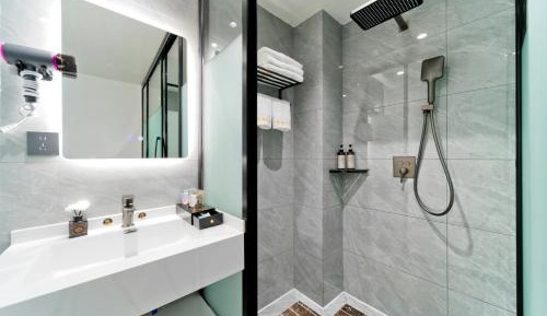 Triple Room with Bathroom