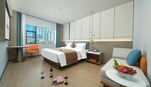 Deluxe Room (2 Adults + 1 Child)