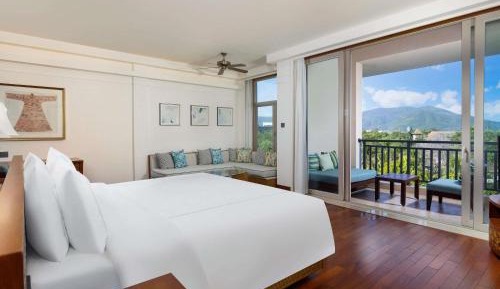 Suite，1 King Size Bed, One Bedroom and One Livingroom	