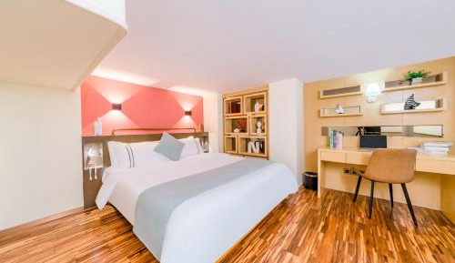 Executive Suite