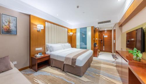 Deluxe Queen Room