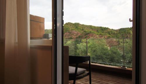 Suite with Mountain View