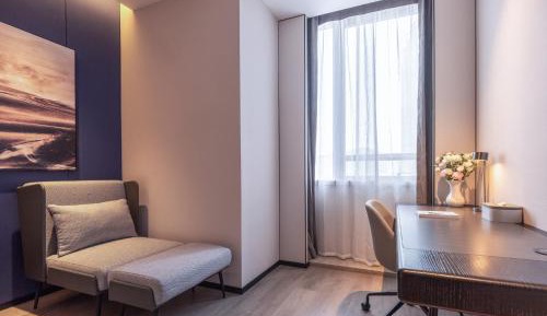 Premium Queen Room